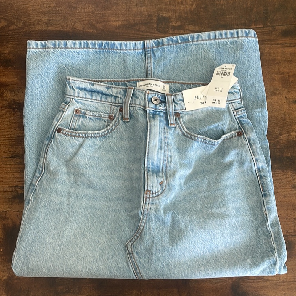 A&F High Rise Skirt Sz 24 NWT